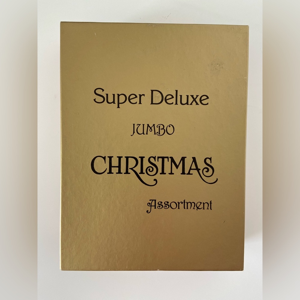 Super Deluxe JUMBO CHRISTMAS Assortment 30 count Christmas cards with envelopes